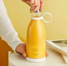 BlendPod Juicer in use